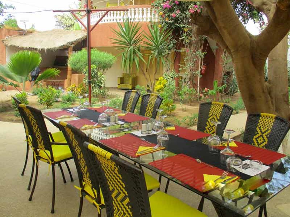 Le Lion Dort Hotel Somone Exterior photo