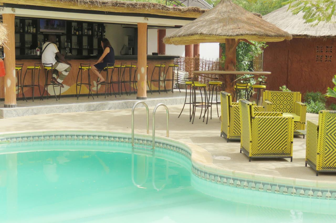 Le Lion Dort Hotel Somone Exterior photo