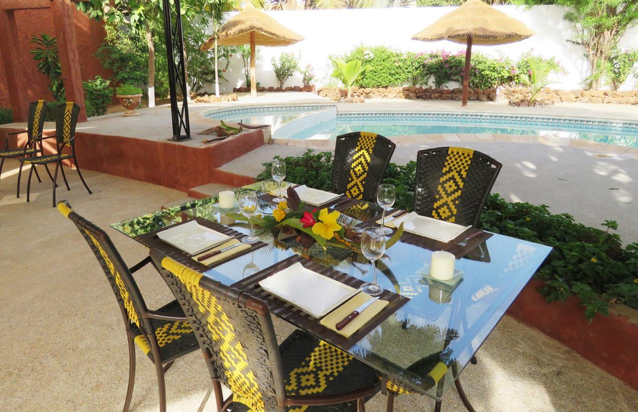 Le Lion Dort Hotel Somone Exterior photo
